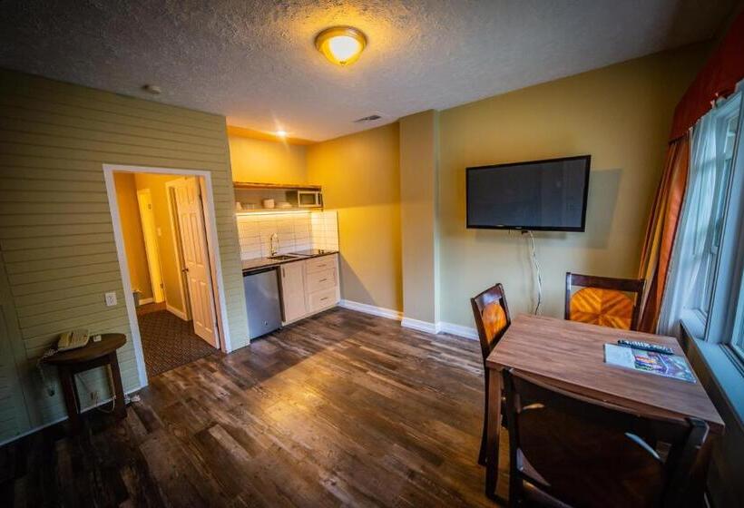스위트, Alpine Inn & Suites
