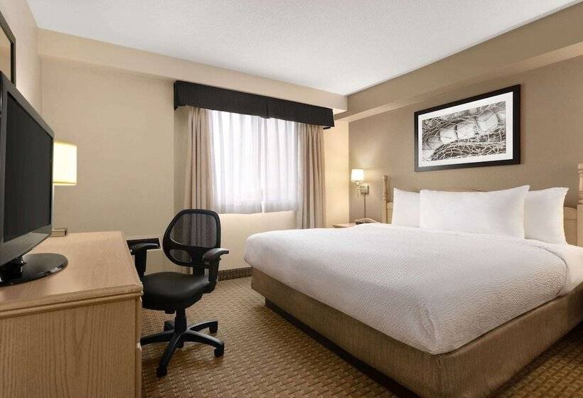 Люкс, Travelodge Suites By Wyndham Moncton