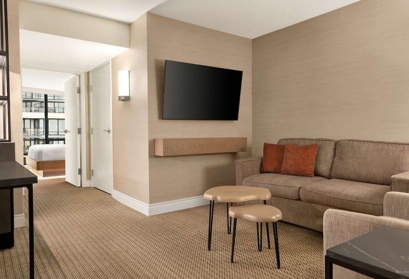 سوئیت برای معلولان, Hilton Vancouver Airport