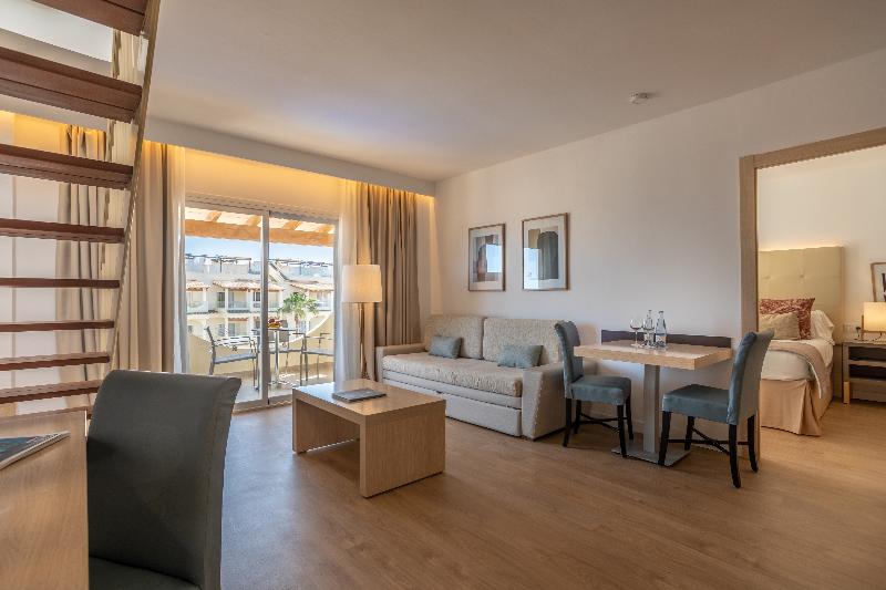 سوئیت جونیور با تخت بزرگ, Hilton Vancouver Airport