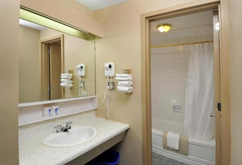 ２ダブルベッドのスタンダードルーム, Maritime Inn Antigonish