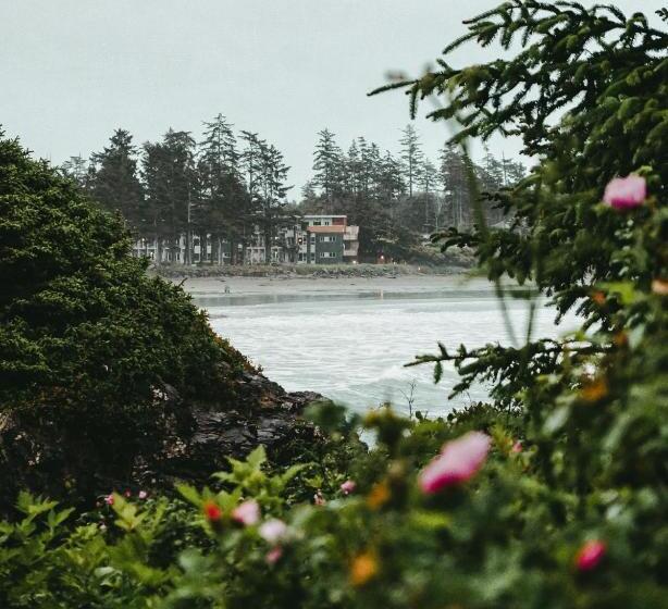 سوییت با چشم‌انداز باغ, Pacific Sands Beach Resort