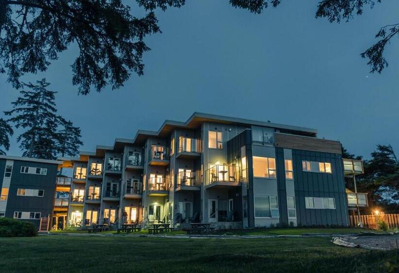 سوییت با چشم‌انداز باغ, Pacific Sands Beach Resort
