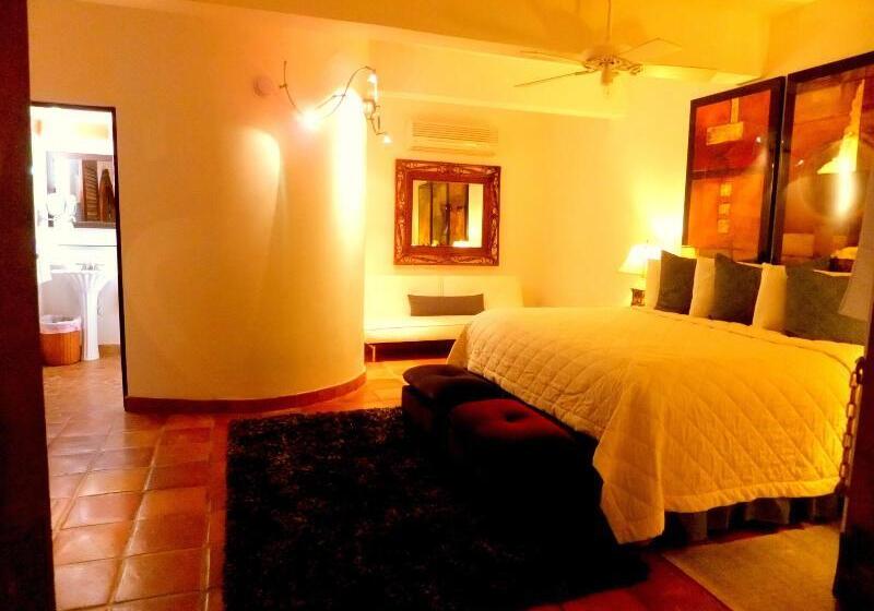 اتاق لوکس با تخت بزرگ, Casa Turire