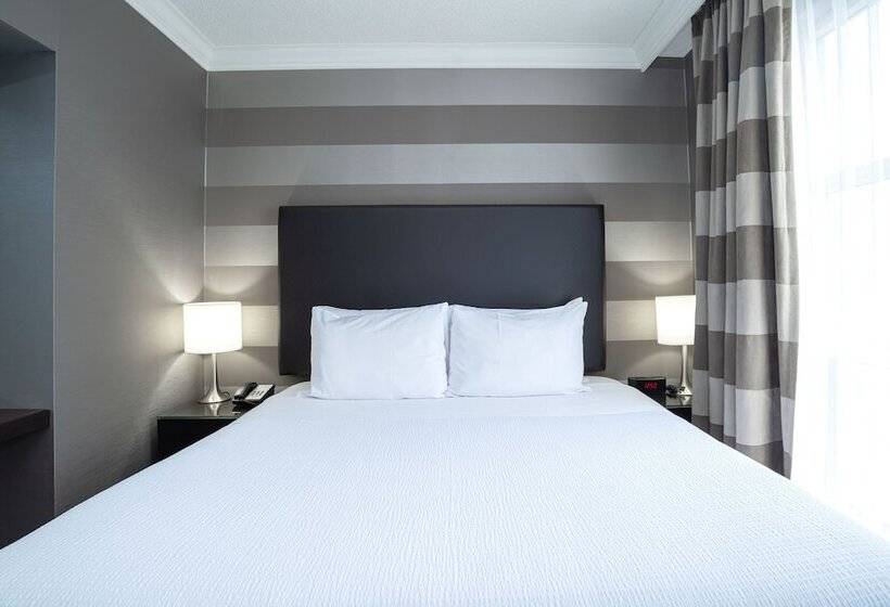 סוויטה, Sandman Signature Mississauga