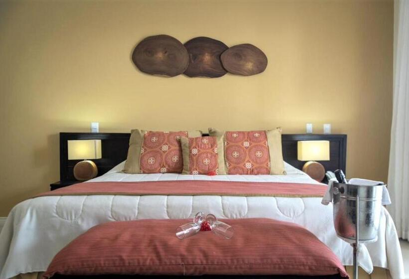 اتاق لوکس, Tango Mar Beachfront Boutique Hotel & Villas
