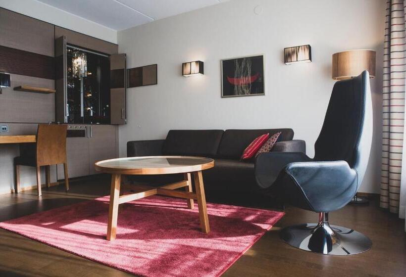 Полулюкс, Levi Hotel Spa