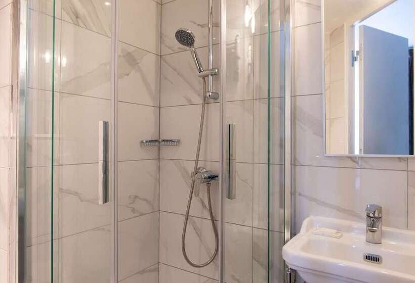 Standard Single Room, Hôtel Aston Paris