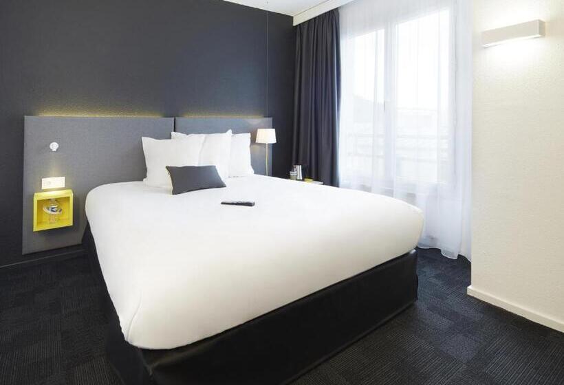 Номер Клуб, Kyriad Hotel Brest