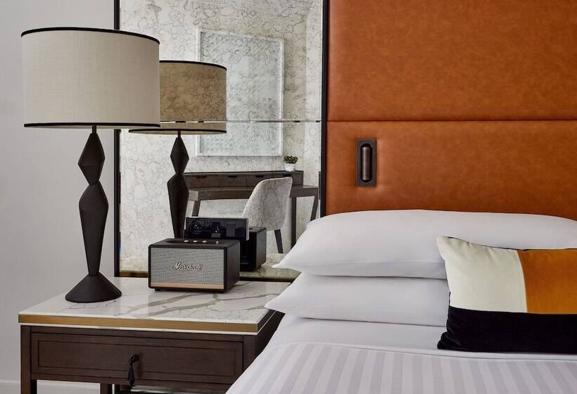 اتاق خانوادگی, Paris Marriott Champs Elysees