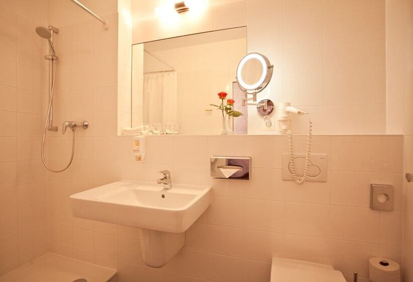 اتاق استاندارد یک نفره, Safestay Berlin Kurfurstendamm