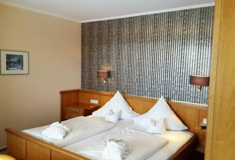 Полулюкс, Berghotel Hoher Knochen