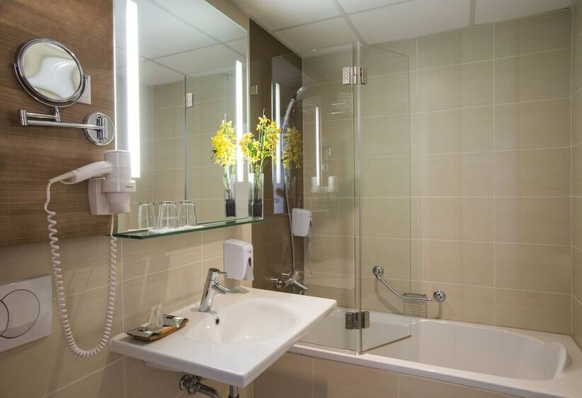 Номер Superior, Expo Tower By Mellow Mood Hotels