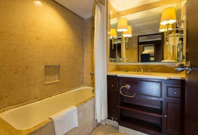 Номер Superior Одноместный, Le Grandeur Balikpapan