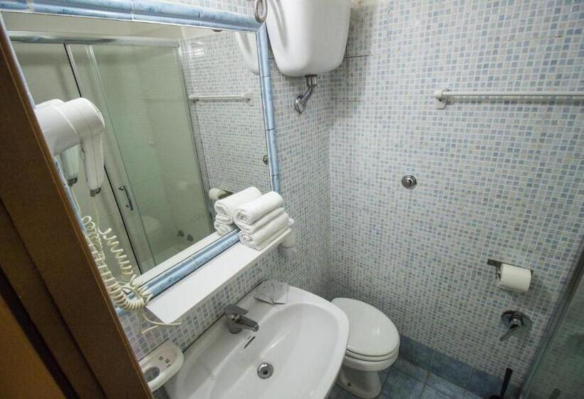 Chambre Familiale, Aquarium Termini