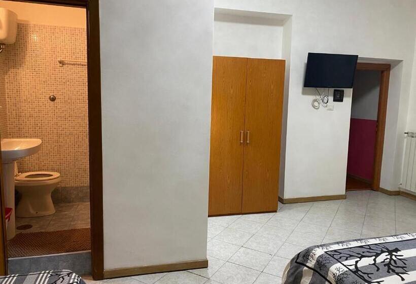 Chambre Familiale, Aquarium Termini