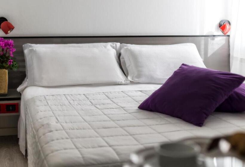 Economy Triple Room, Boemia