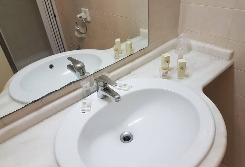 اتاق استاندارد یک نفره, Grand Hotel Lamezia