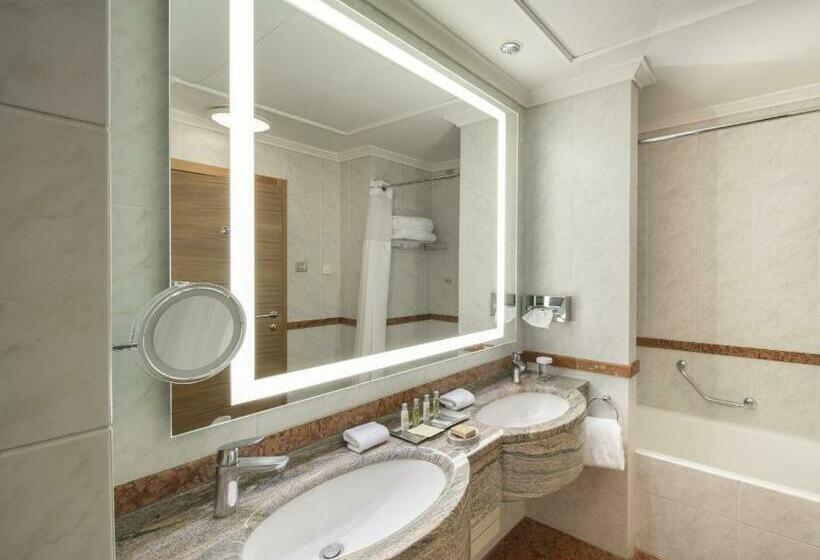 Standard Room, Hilton Milan