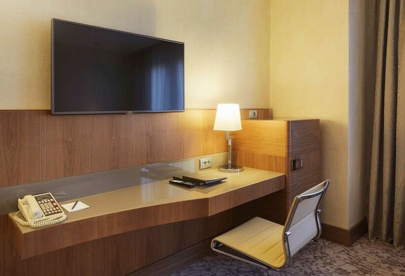 Standard Room, Hilton Milan