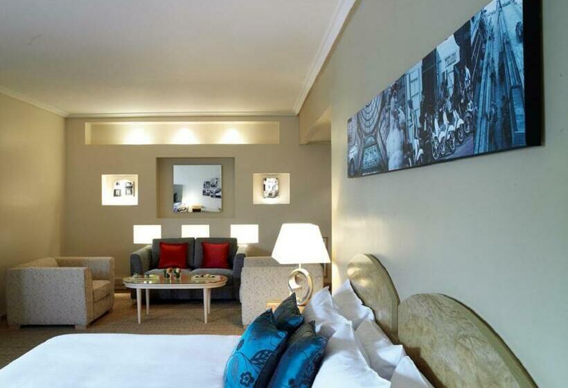 Family Room, Hilton Milan
