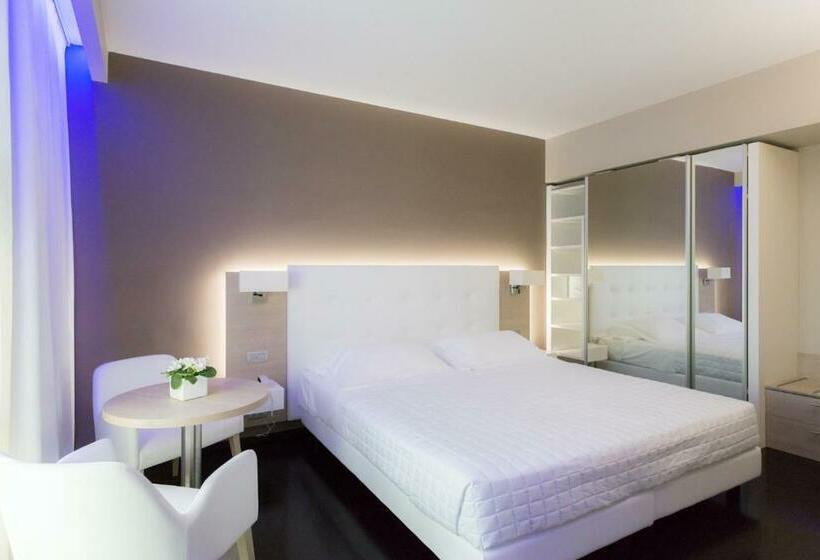 سوییت جونیور, Raffaello Hotel & Mooka Restaurant
