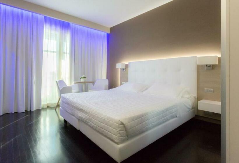 سوییت جونیور, Raffaello Hotel & Mooka Restaurant