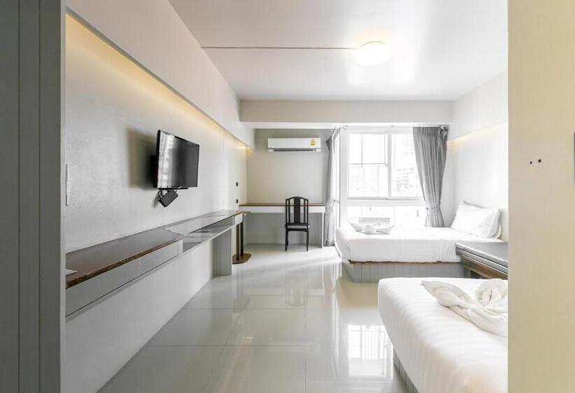 Quarto Superior, A Room Bangkok Sathorn