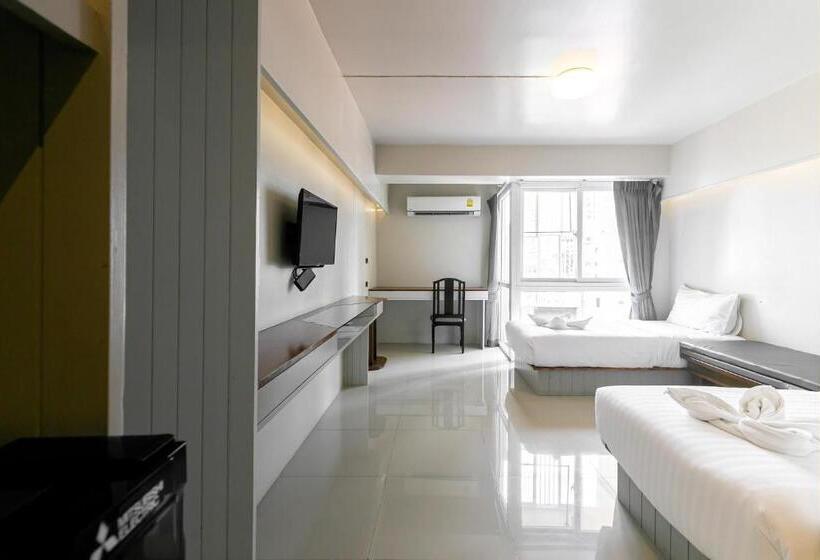 Quarto Superior, A Room Bangkok Sathorn