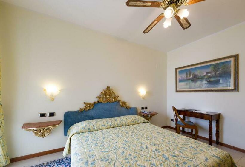 Quarto Estandar, Porto Roca