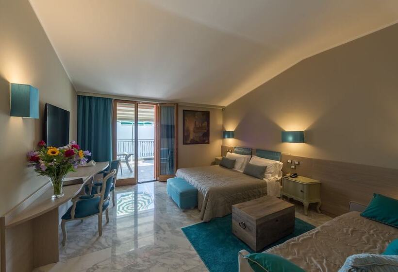 Полулюкс Вид на Море, Porto Roca