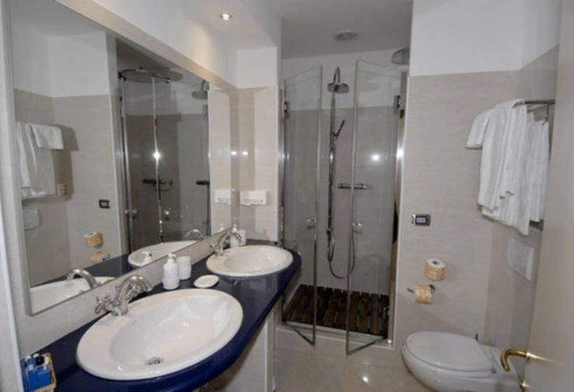 Quarto Estandar, Porto Roca