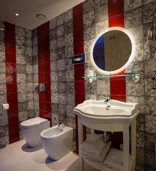 اتاق استاندارد سه نفره, Zanhotel Regina