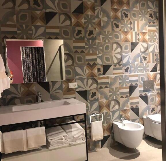 استودیوی استاندارد, Zanhotel Regina