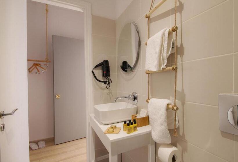 Номер Стандарт Вид на Бассейн, Olive Grove Suites Boutique