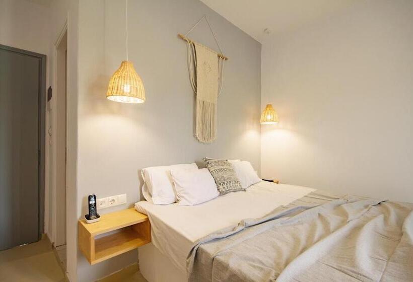 Номер Стандарт с Балконом, Olive Grove Suites Boutique