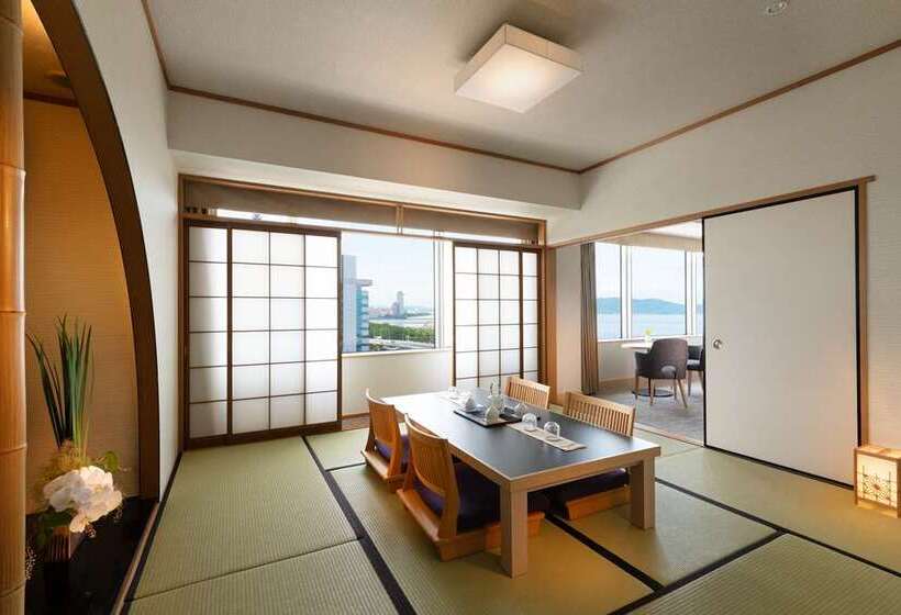 Люкс, Hilton Fukuoka Sea Hawk