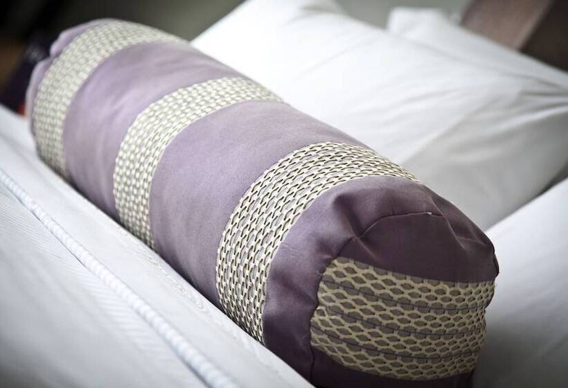 سوییت جونیور اجرایی, Hs Hotsson Hotel Leon