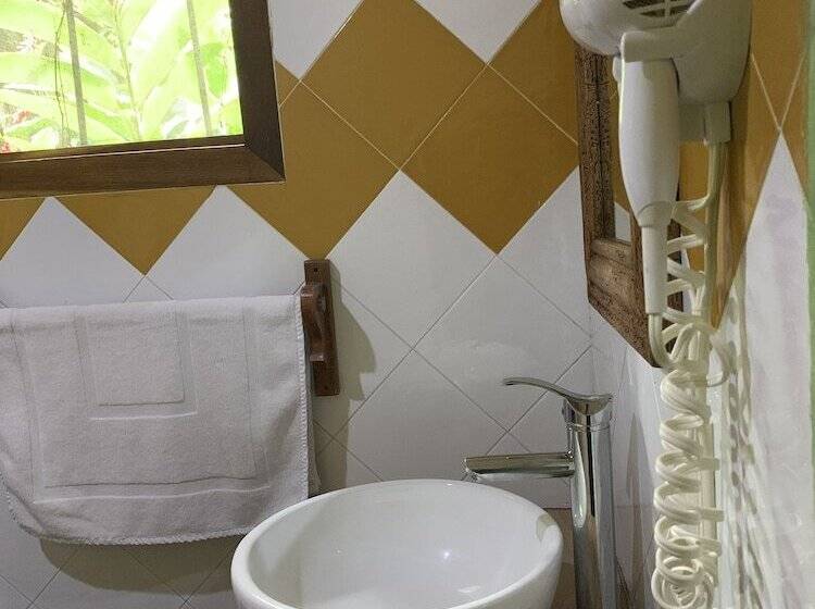 اتاق استاندارد, La Ceiba