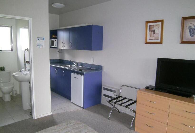 스탠다드 스튜디오, Anchorage Motel Apartments