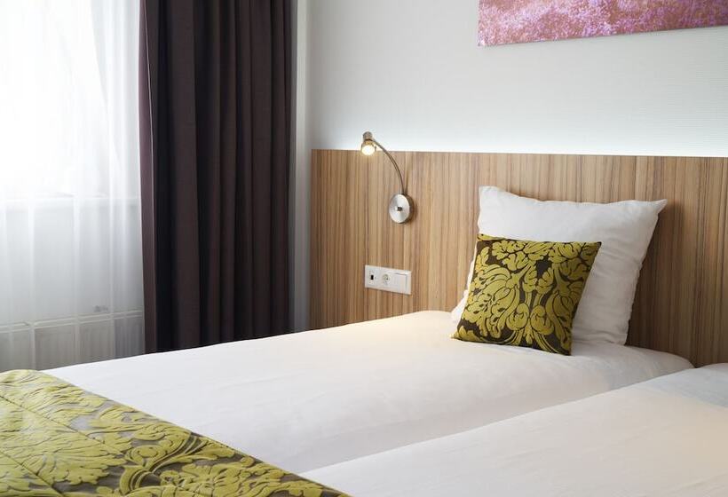 Номер Стандарт Трехместный, Amrâth Hotel Lapershoek Arenapark