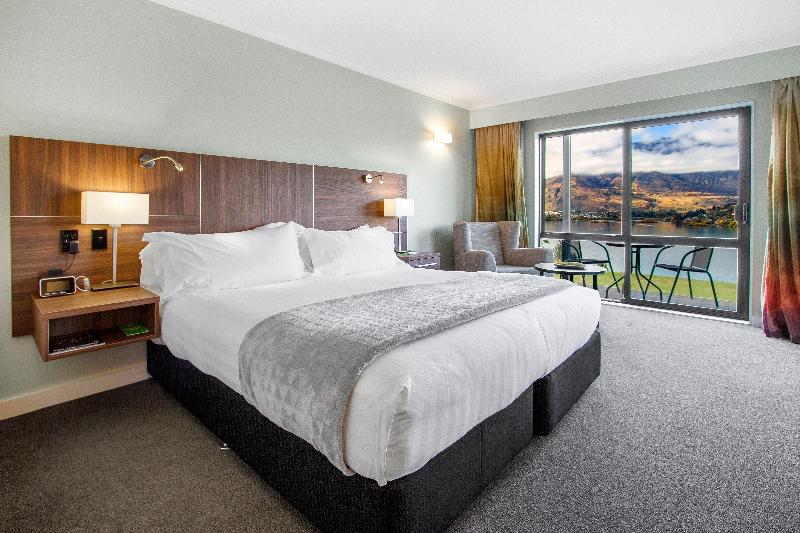 Номер Стандарт Вид на Озеро, Holiday Inn Queenstown Frankton Road, An Ihg