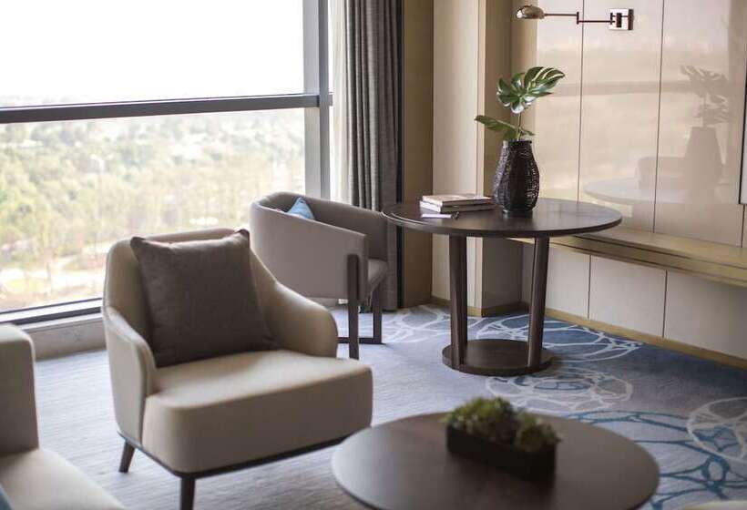 سوییت با چشم‌انداز کوه, Suzhou Marriott Hotel Taihu Lake