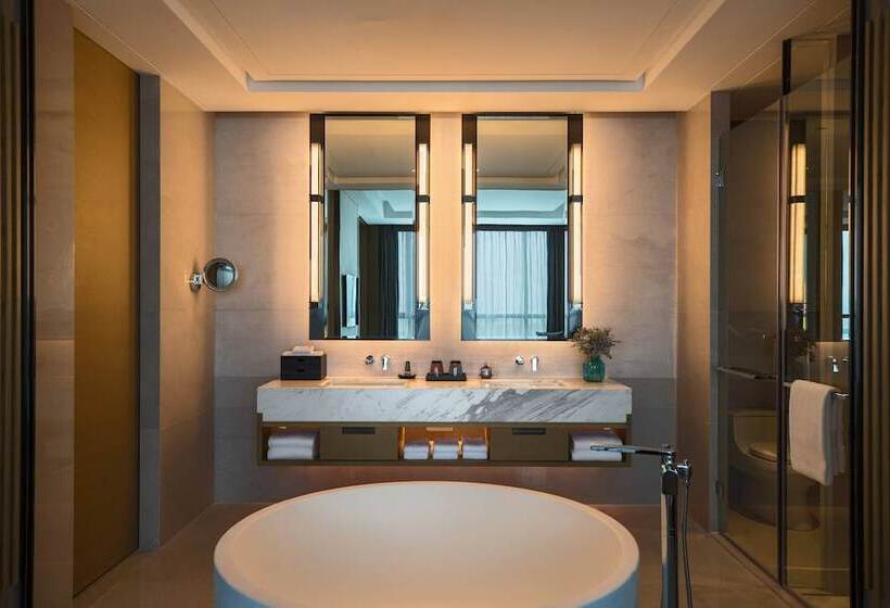 سوییت با چشم‌انداز کوه, Suzhou Marriott Hotel Taihu Lake