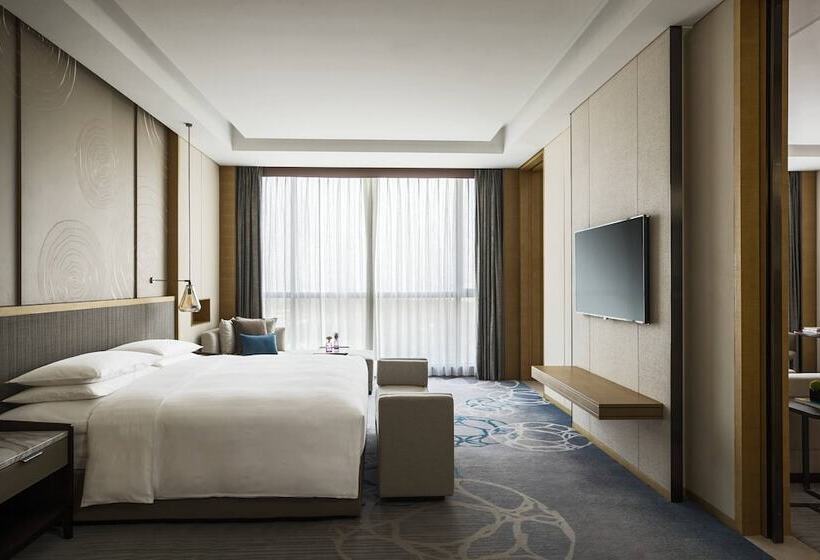 سوییت با چشم‌انداز کوه, Suzhou Marriott Hotel Taihu Lake