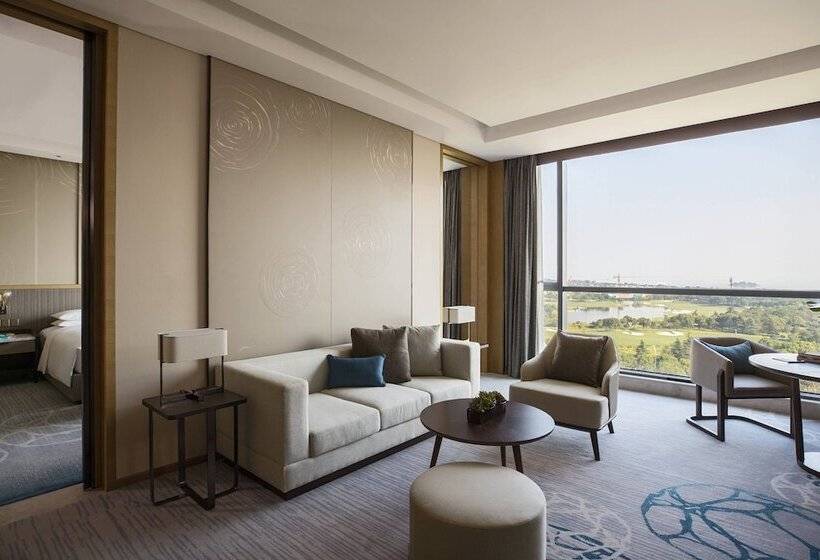 سوییت با چشم‌انداز کوه, Suzhou Marriott Hotel Taihu Lake