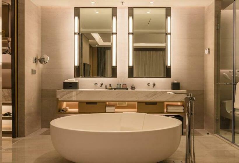 سوییت با چشم‌انداز کوه, Suzhou Marriott Hotel Taihu Lake
