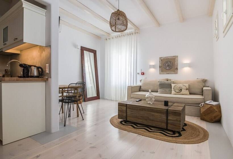 Deluxe Suite Sea View, Eden View Suites & Villas