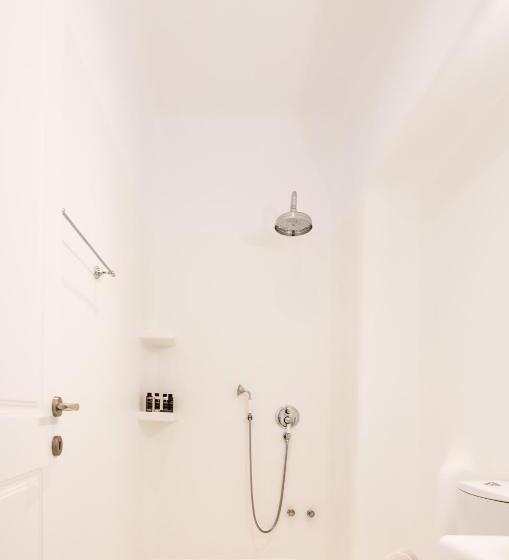 سوییت سوپریور با چشم‌انداز دریا, Eden View Suites & Villas