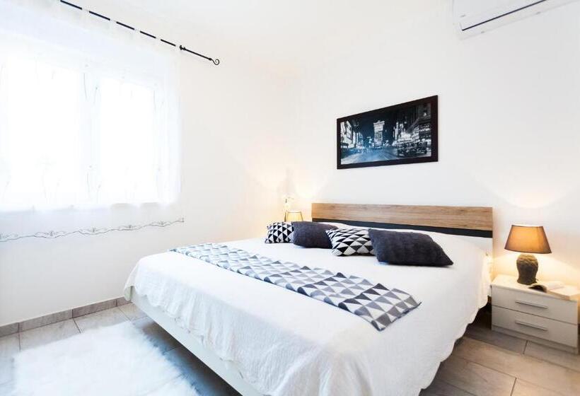 디럭스 룸, Guest House Mara